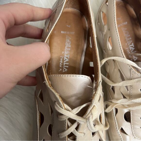 Aquatalia Abilene Pearlized Metallic Cut Out Leather Sneakers Size 7 - Picture 4 of 8